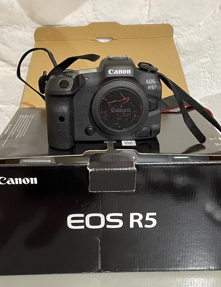Canon EOS R5, photo 1 of 5