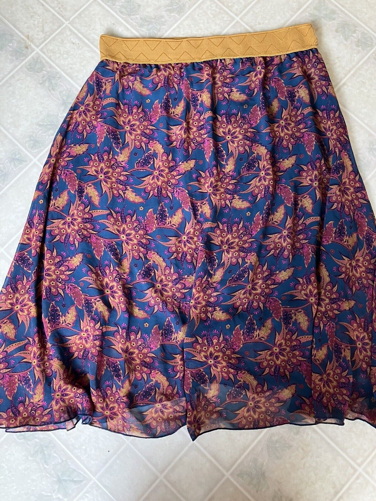 LulaRoe Skirt Large Gold pink blue Floral Lined C… - image 1