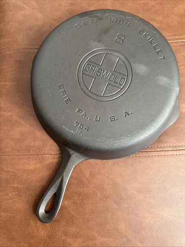 Griswold #8 Large Block Logo Cast Iron Skillet Smooth Bottom 704 W (No Spin)
