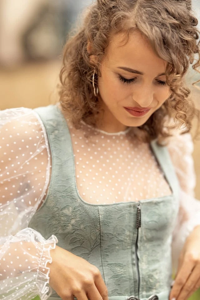 Dirndlbluse Kinding Langarm Puffarm ecru transparent Pünktchen von MarJo  - Bild 2 von 2