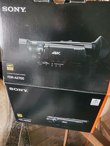 Sony FDR-AX700 4K Camcorder - black - Picture 4 of 5