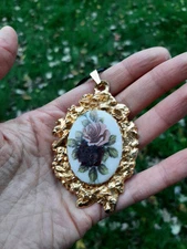 Rose Cameo Necklace with Gold Frame / Gold Rose Necklace / Vintage Rose Necklace