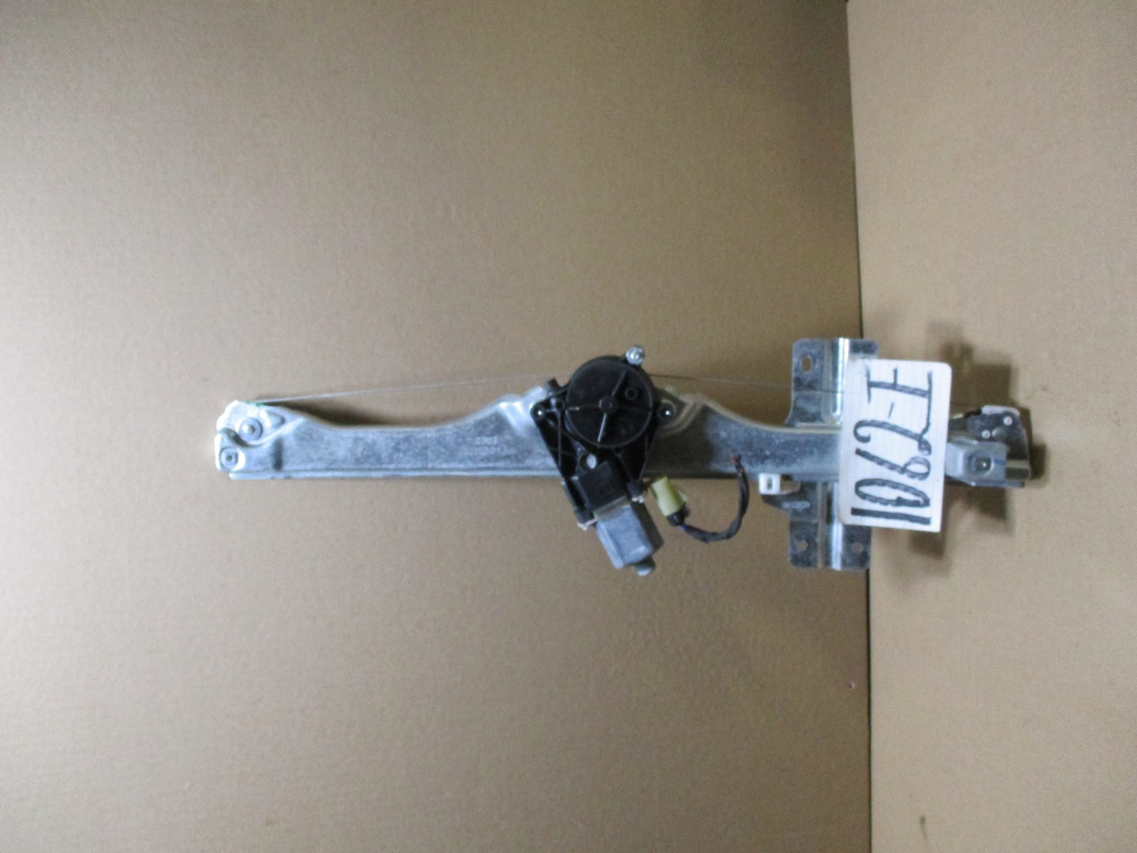 09 10 11 12 Buick Enclave REAR Driver Side Window Regulator W/ Motor #1062-E