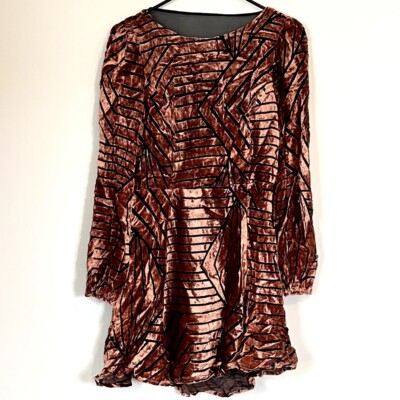 Line & Dot Velvet Geometric Long Sleeve Mesh Mini Dress - Size Medium | eBay Line & Dot Velvet Geometric Long Sleeve Mesh Mini Dress - Size Medium | eBay