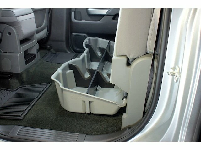 Chevrolet Silverado 3500 HD 2019 caja de almacenamiento debajo del asiento DU-HA 52515GQ Foto 4 de 4
