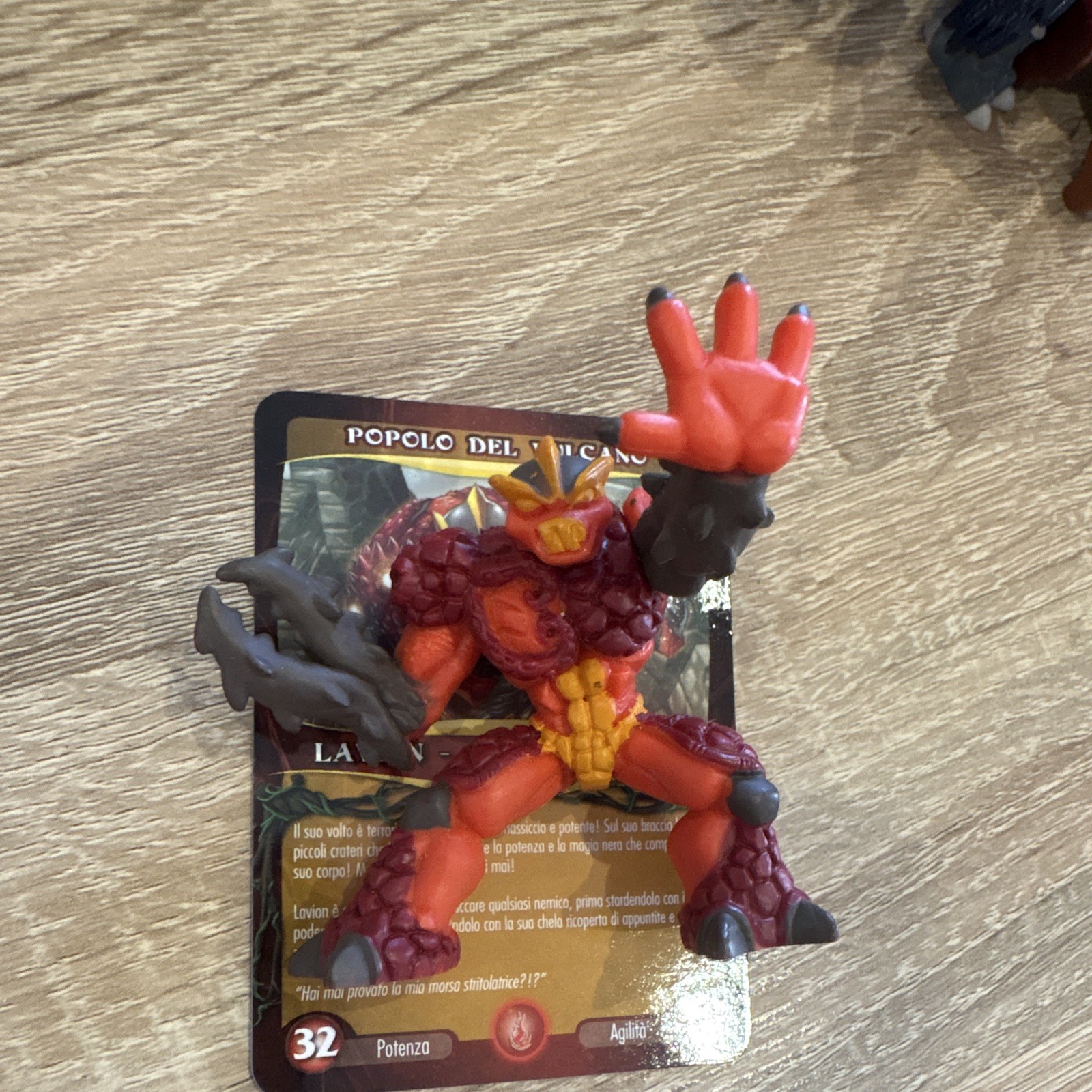 Giochi Preziosi Gormiti Action Figure La Vion con carta Popolo del Vulcano 2008