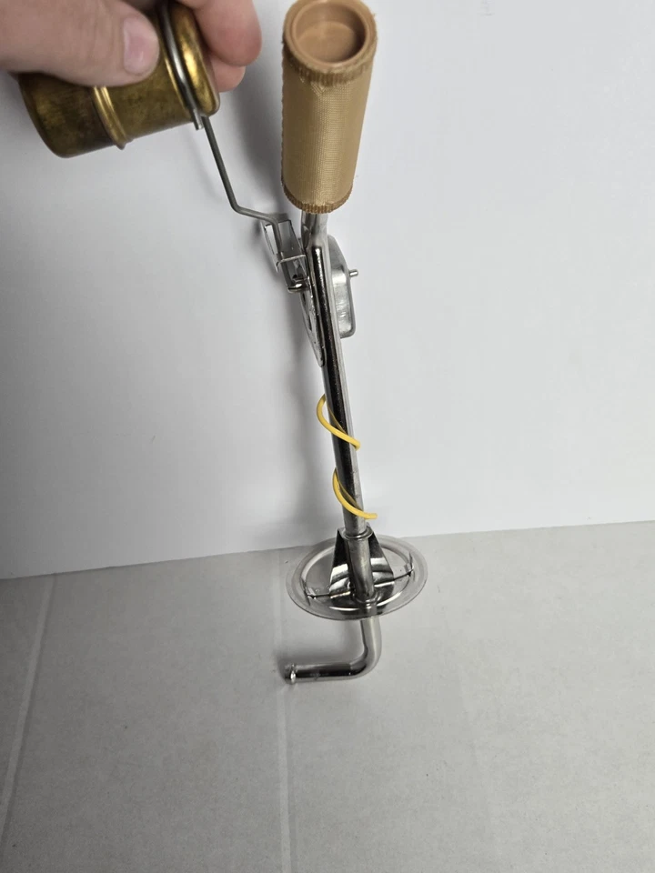 Unidad de envío de tanque de combustible auxiliar United Pacific 1966-77 Ford Bronco - 1 unidad Foto 2 de 4