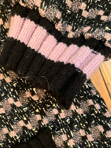 NWT VOY SWEATER Cardigan Sz M Black Pink - Picture 3 of 7
