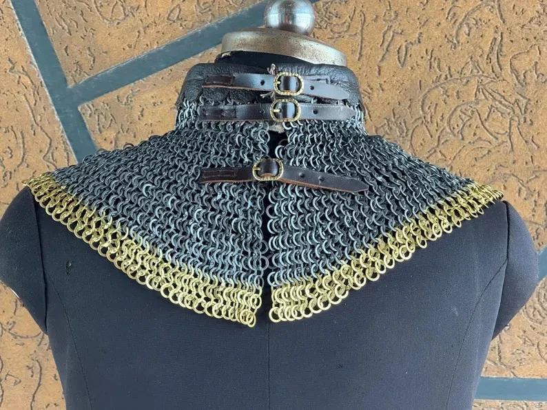 Collar de cota de malla 9 mm anillos planos remachados con anillo macizo con borde de latón Foto 2 de 2