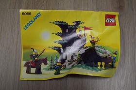 LEGO 6066 LegoLand Castle Camouflaged Outpost Instructions & Catalogs 1987
