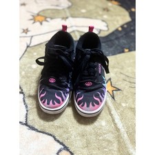 Heelys Kids Skate Shoes Pink Flame Roller Sneakers Black Wheels Size 1Y
