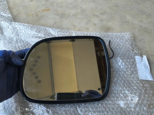 2005-2007 Toyota Sienna Limited Left Mirror Glass w/ Auto Dim & Turn Signal