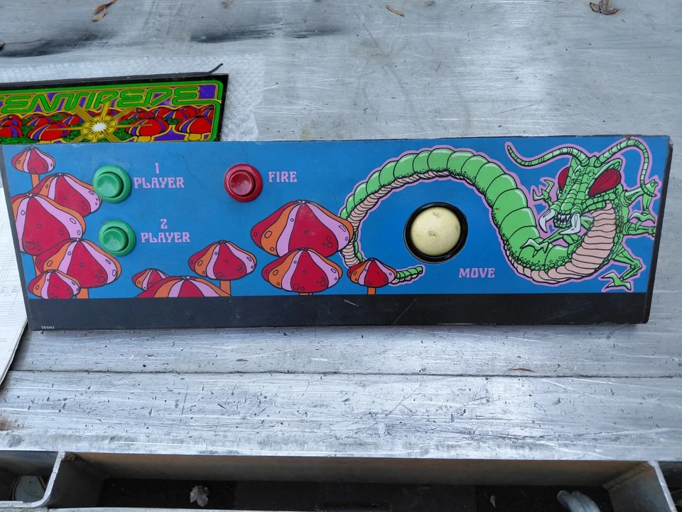 Painéis de controle, cabeçalho, manual e diagrama de fiação Atari Centipede Arcade - Imagem 2 de 4