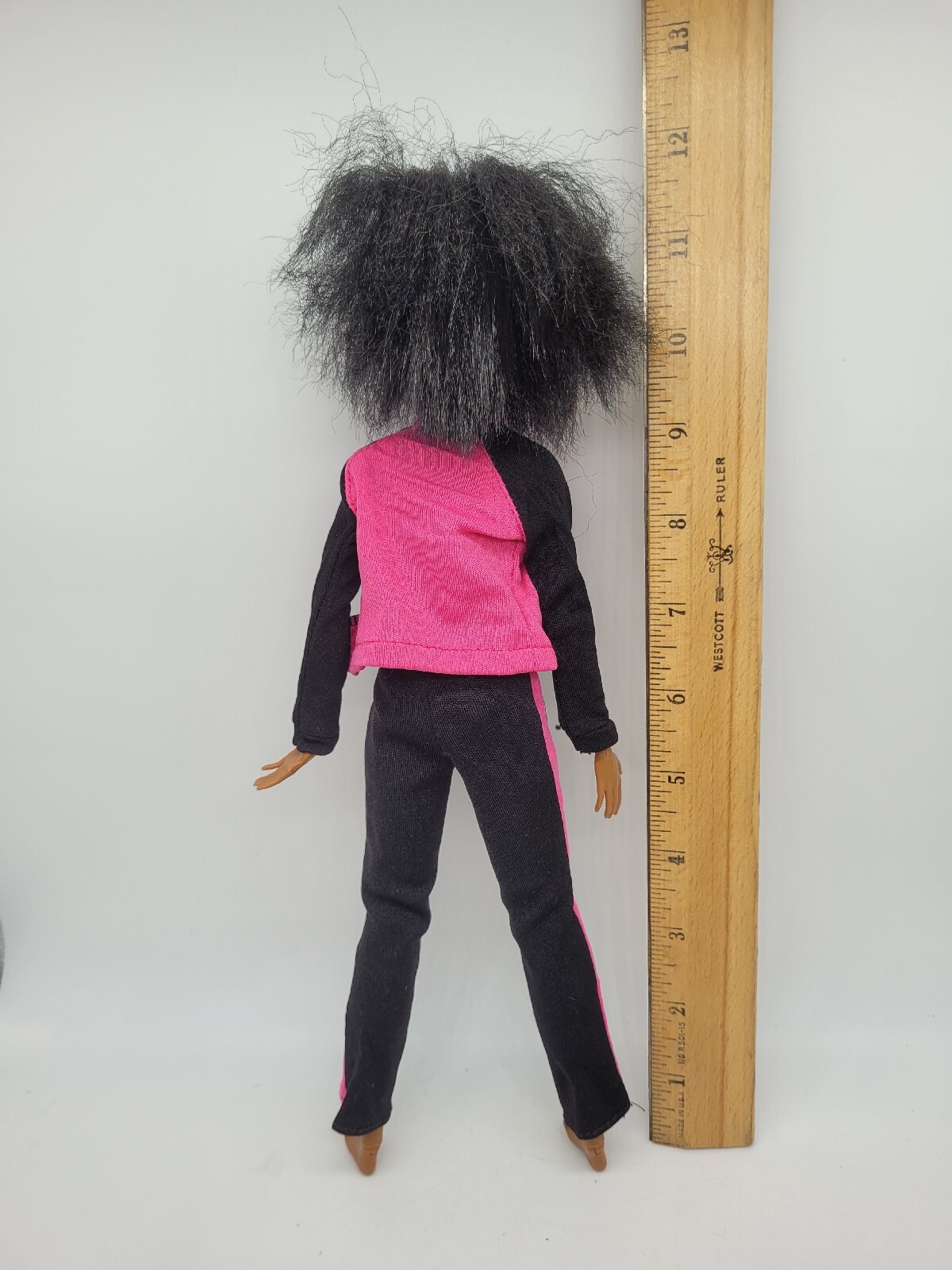 2016 Gabby Douglas Barbie Doll African American Made to Move FGC34 VGUC