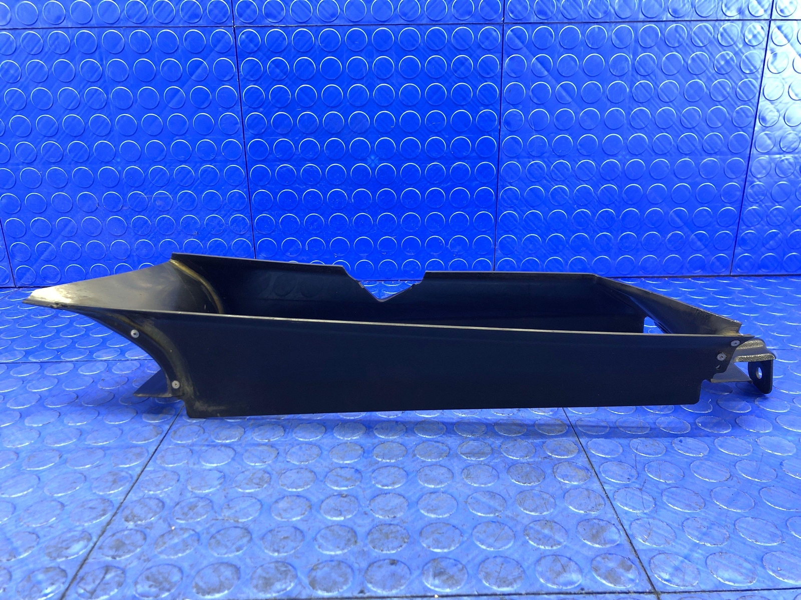 LAMBORGHINI GALLARDO OEM RIGHT SIDE ENGINE OIL COOLER EXIT AIR DUCT 400117335