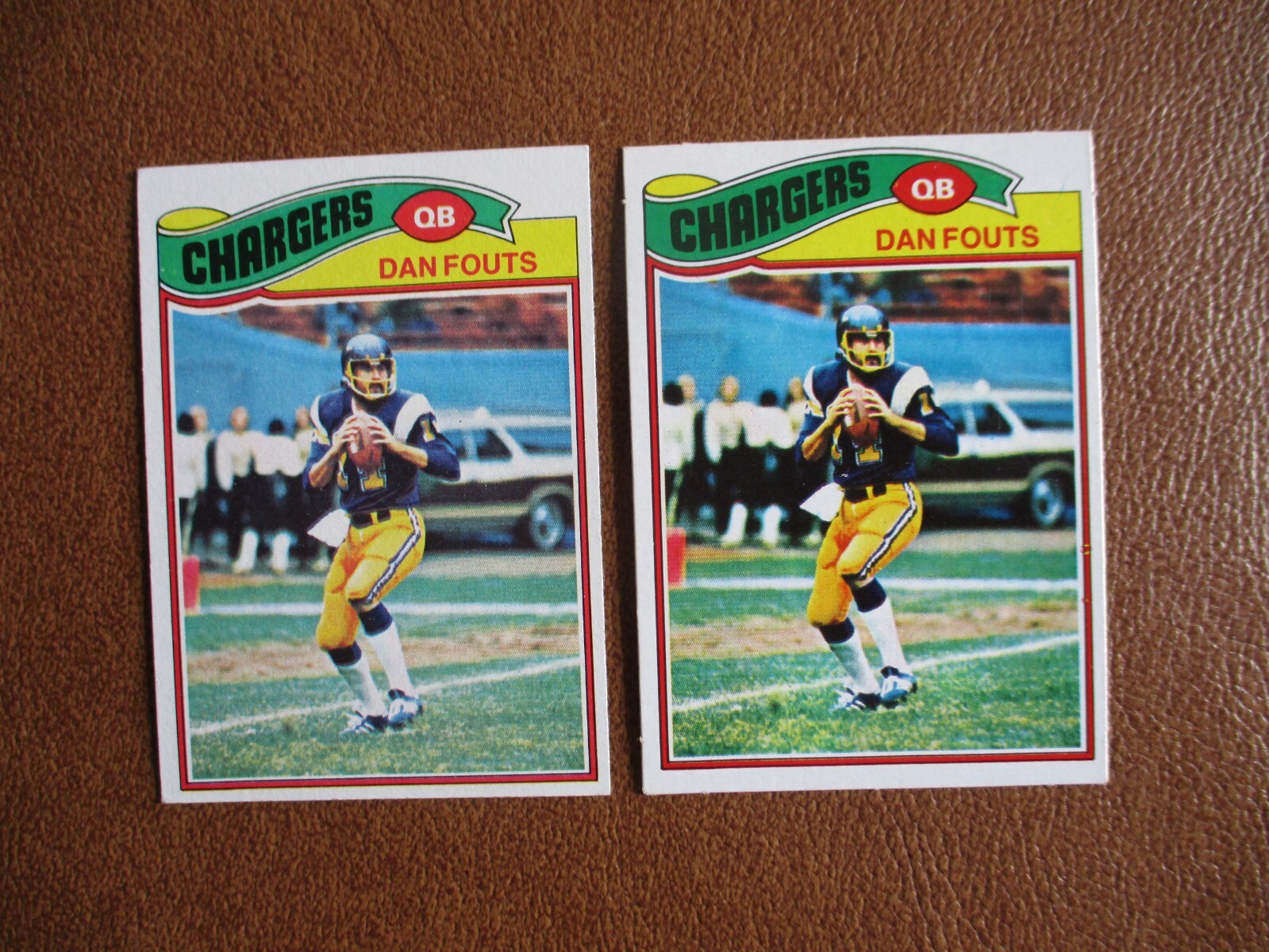 1977 Topps Football Mexican & US Issue Dan Fouts Chargers #274
