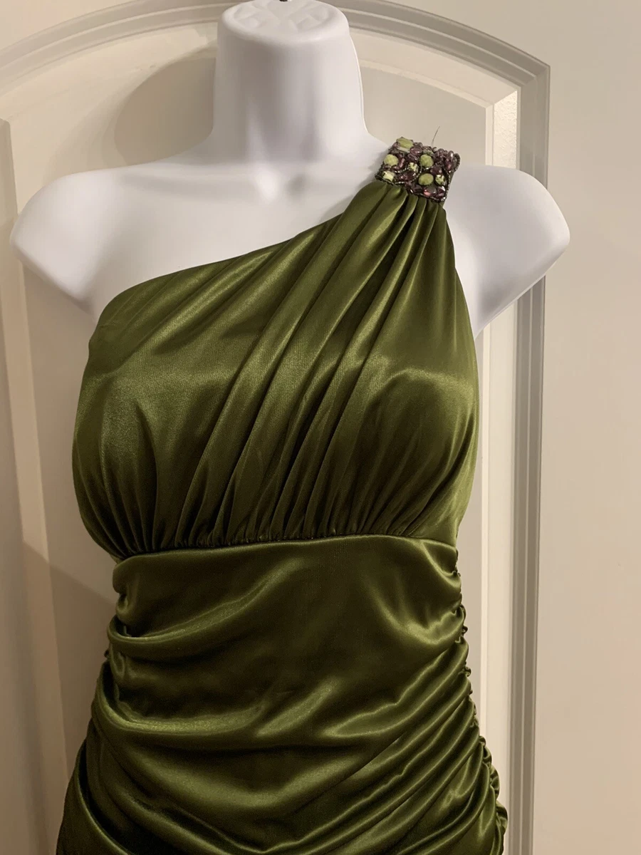 Green form 2025 fitting dress