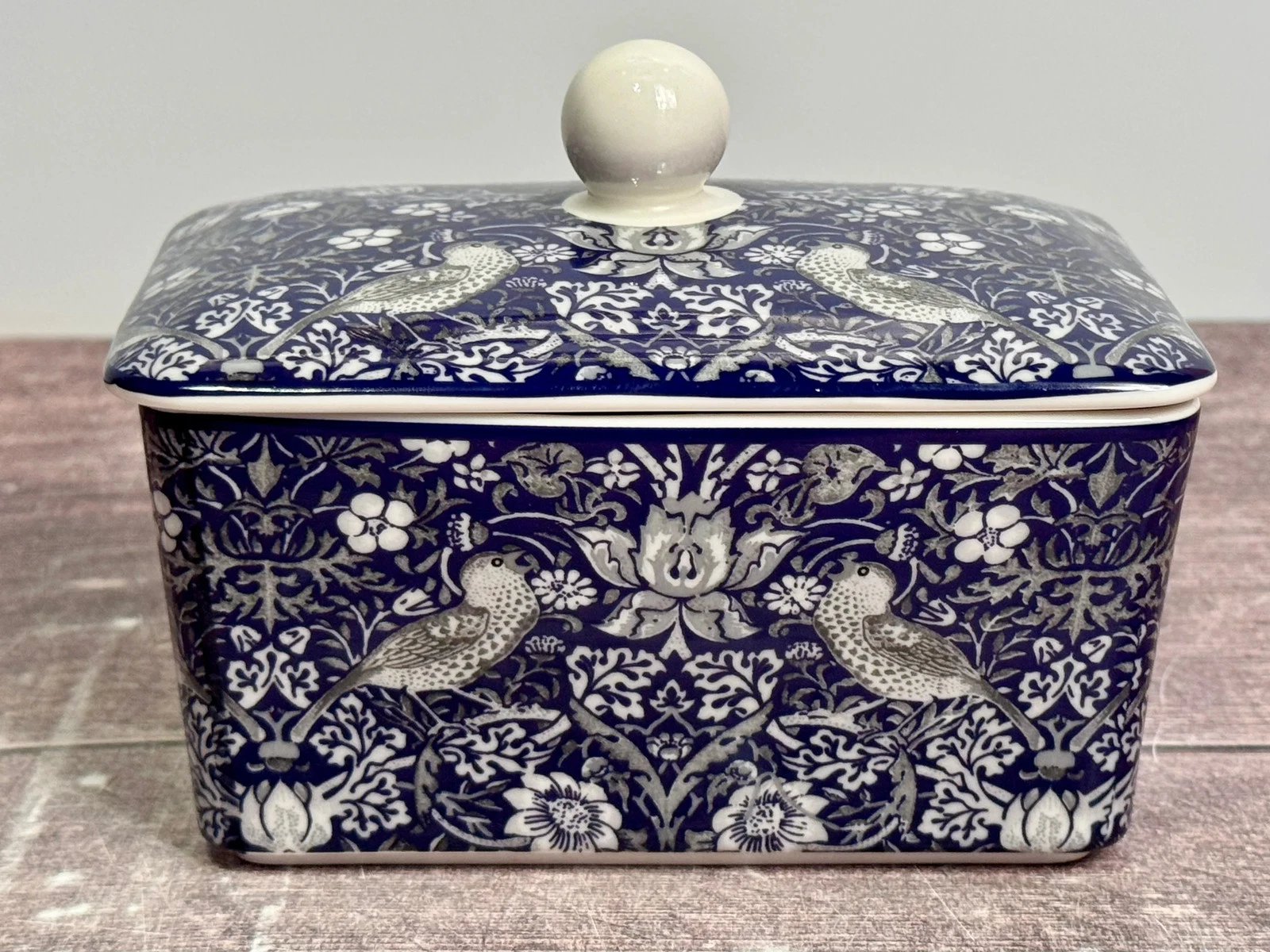 William Morris Blue Strawberry Thief Patterned Butter Dish
Opens in a new window or tab