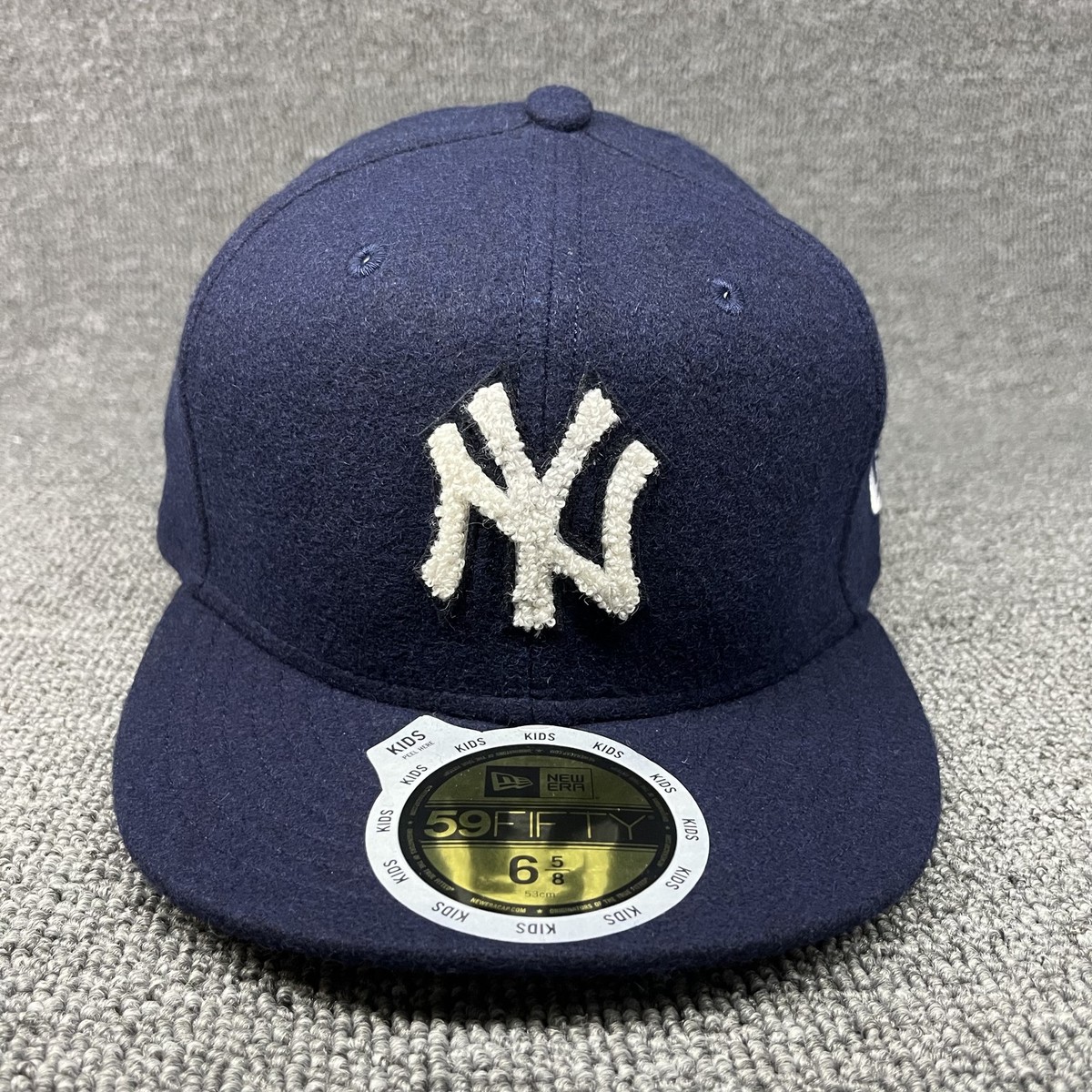 New Era 59FIFTY Kids NY Yankees Chenille Logo Fitted Hat Navy 6 5/8 53cm