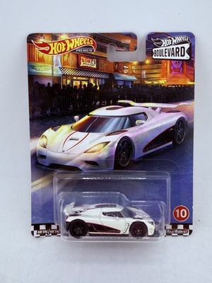 Hot Wheels Koenigsegg Agera R Premium Boulevard White Real Riders Car