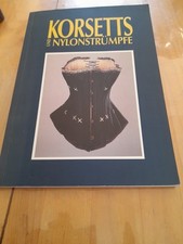 Korsetts und Nylonstrümpfe. Frauenunterwäsc...