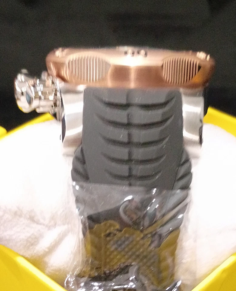 Invicta Venom Madreperla Modelo Nº 33307 Foto 3 de 4