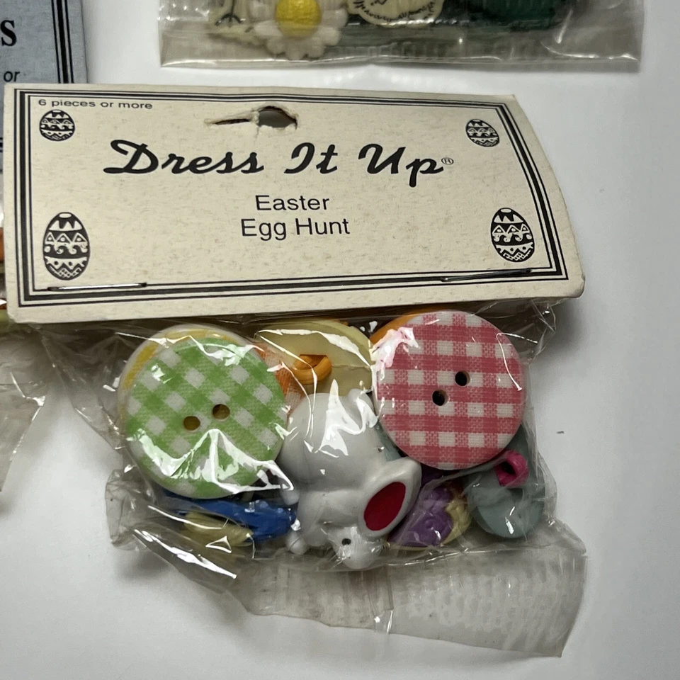 Vintage NEW Easter Buttons Dress It UP Bunny Carrot Chick Flower Basket lot - Image 3 of 4