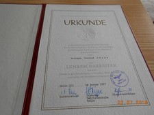 Urkunde Lehrfacharbeiter Deutsche Reichsbahn Halle in Urkundenmappe