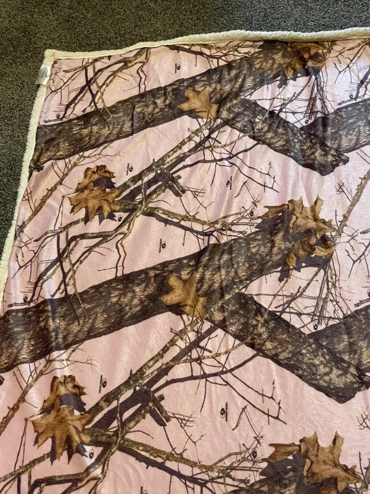 "Manta Mossy Oak Sherpa rosa camuflaje 60""x47""" Foto 3 de 4
