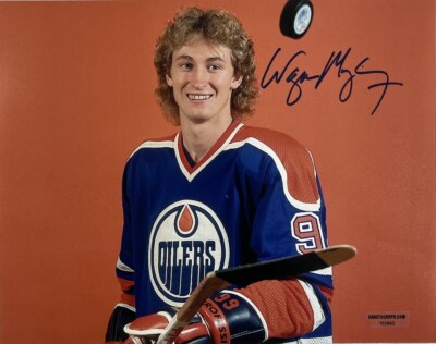 Signed Autographed Wayne Gretzky Edmonton Oilers 8x10 Photo Signed Autographed Wayne Gretzky Edmonton Oilers 8x10 Photo