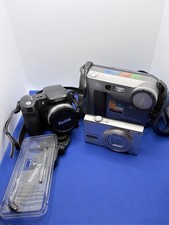 lot of digital cameras SONY KODAK COOLPIX WITH BAGS