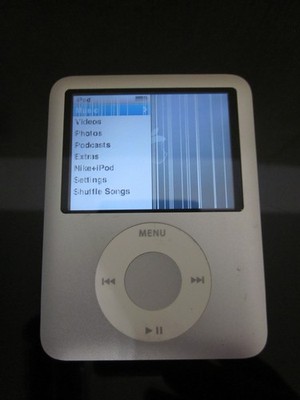 Apple IPod A1236 4Gb MP3 Player Silver 3rd Generation Ipod Nano Damage See Pics