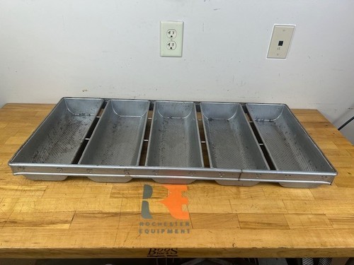 Hearth Bread Pan - Bundy - 5 Strap - Pan 9428