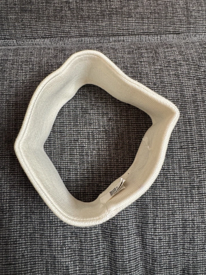 Diadema Victoria Secret rosa blanca/negra talla única para toda ropa de invierno vintage Foto 4 de 4