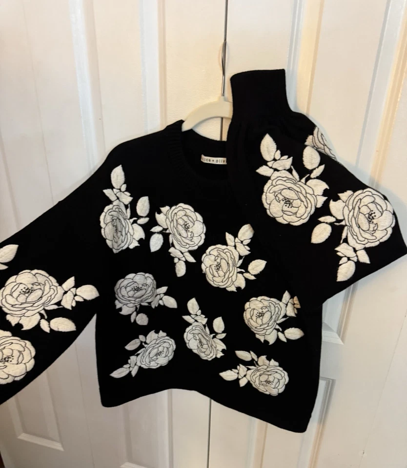 This is an Alice + Olivia Carwen embroidered pullover sweater - Image 3 of 4