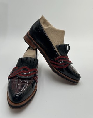 C est Fini Women Loafer Shoes Sz 7 Black Patent Leather & Red Suede Accent