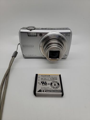 Fujifilm FinePix F100fd 12MP Compact Digital Camera -  Read Description  - Picture 1 of 7