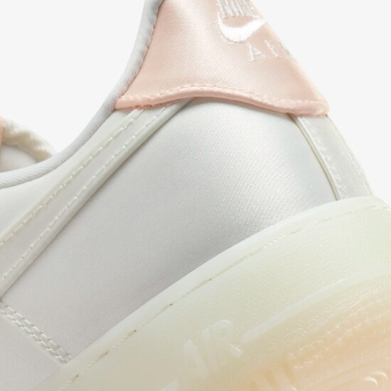 Nike Women's Air Force 1 '07 