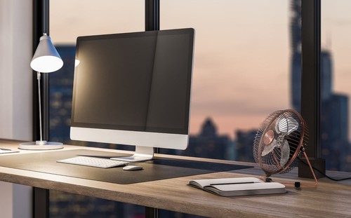 Stylischer 15cm Tischlüfter-Ventilator aus Metall mit USB-Stecker für Büroräume - Bild 2 von 9