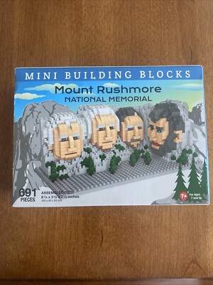 Mount Rushmore National Memorial Mini Building Blocks Set 691 Pieces NEW