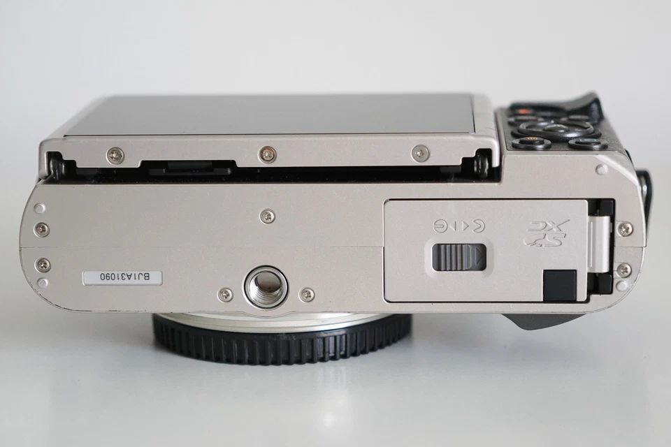 Olympus PEN-E PL9, NUR/ONLY Body, 2.920 Klicks, MFT Micro Four Thirds, schwarz - Bild 4 von 4