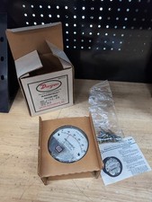 New DWYER MAGNEHELIC PRESSURE GAUGE 0-.50 In Of Water model 2000