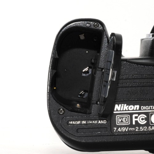 Nikon D70 DSLR Camera Used Autofocus Live View Tested Excellent Condition - Picture 9 of 10