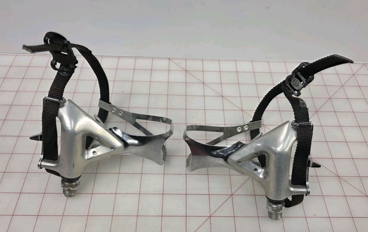 Shimano 600 bike road pedals toe clips & straps classic bicycle