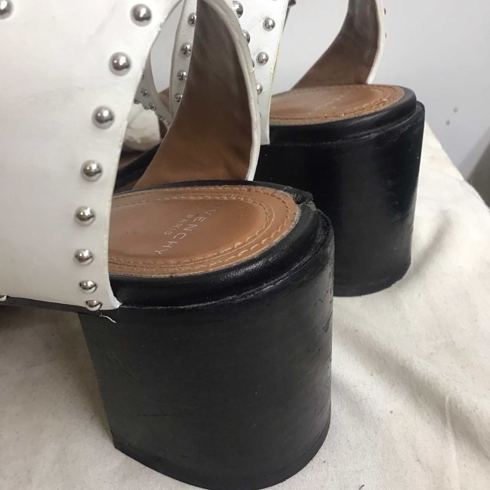 givenchy Shoe Women’s Sandals Snake Strap White Stud Ankle Strap Size 37 thumbnail 13