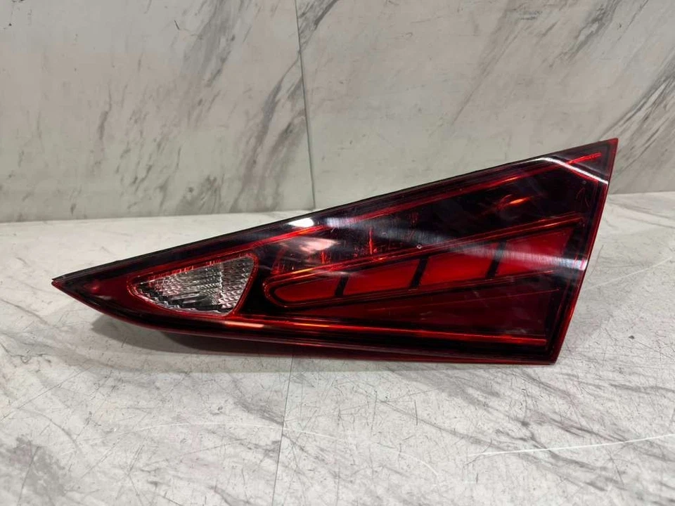 Mercedes Benz C300 C43 AMG 2015 2026 luz trasera interior OEM pasajero derecho LED Foto 2 de 4