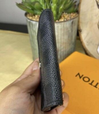 Authentic Louis Vuitton Graphite 6 key ring holder/card