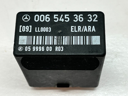 MERCEDES BENZ E-KLASSE W124 Steuergerät Leerlaufregelung Relais A0065453632 D468