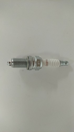 GENUINE DUCATI 750 SPORT/906 PASO SPARK PLUG CHAMPION RA8HC - Picture 3 of 3