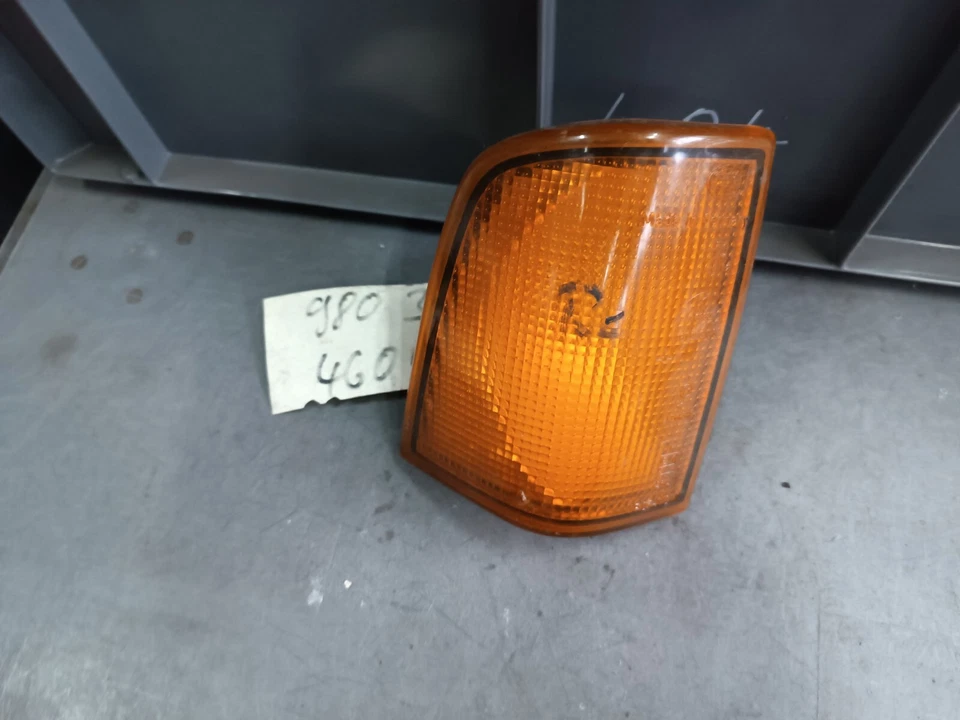 Indicatore di direzione originale VW Jetta I Hella anteriore destro 161953082 - Immagine 2 di 4